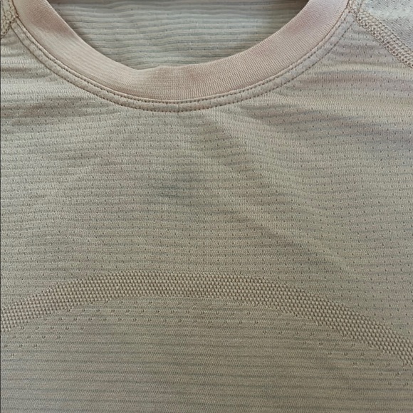 Swiftly Tech Cropped Short-Sleeve Shirt 2.0 size 8 - Picture 3 of 5